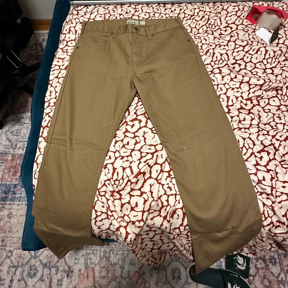 New Men’s Patagonia Khaki pants
